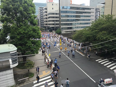 神輿がやってくる